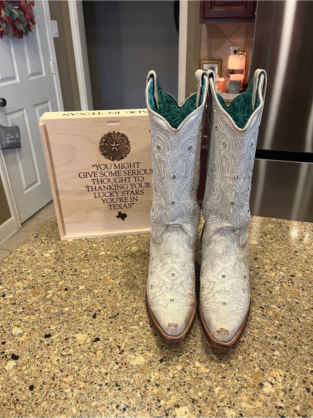 Corral White Embroidered with Crystal bling Cowboy Boots 7M